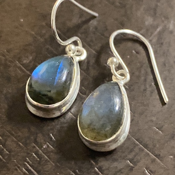 Labradorite Pendant Pierced Earrings set - Picture 4 of 4